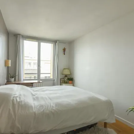 Quiet And Bright Apartment