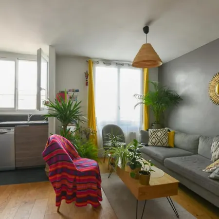 Quiet And Bright Apartment 아파트