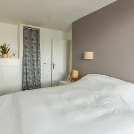 Quiet And Bright Apartment 레 릴라