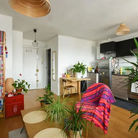 Quiet And Bright Apartment 아파트 *