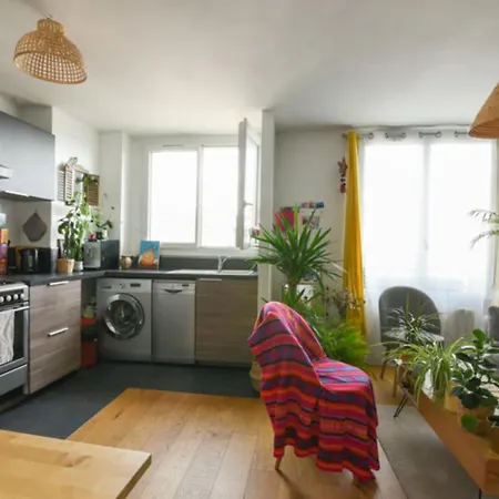 Quiet And Bright Apartment *