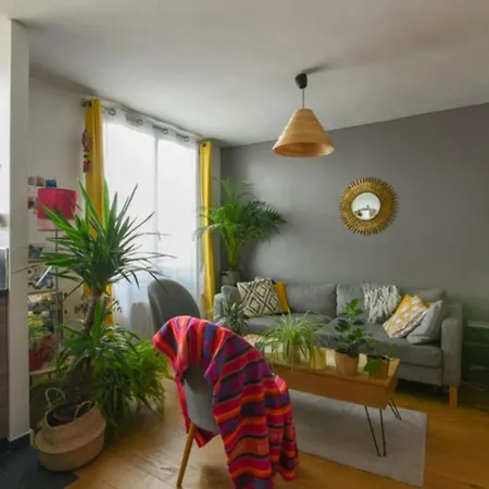 Quiet And Bright Apartment 레 릴라